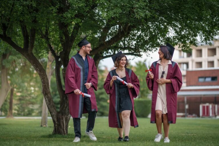 New Graduates Face Toughest Job Market Since the Pandemic