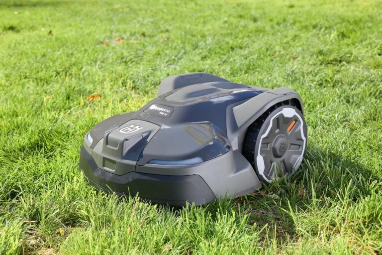 I tried out a robot lawn mower. It didn’t go as planned