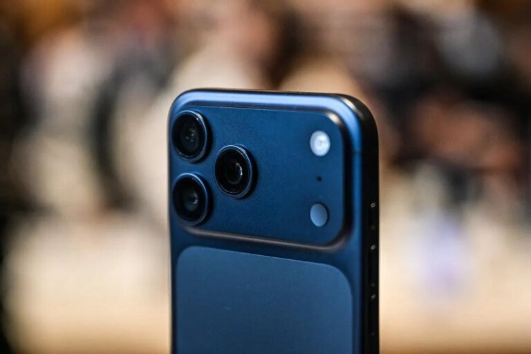 Apple Releases Free iPhone Update With Fix For iPhone 17 Pro Battery Issue