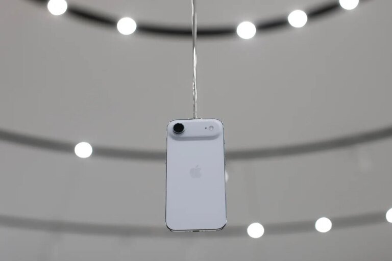 New Report Claims Apple’s Rumored Foldable Will Only Come In White