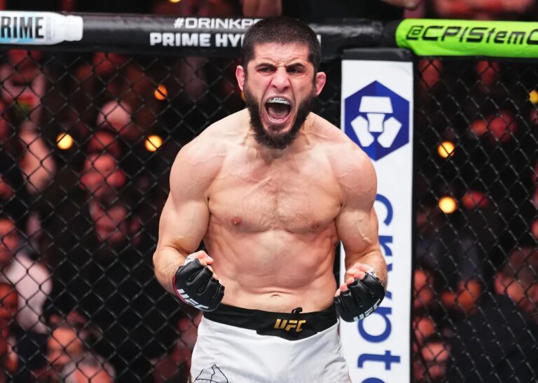 Dana White Announces 2 Championship Fights For UFC 330 In Philadelphia
