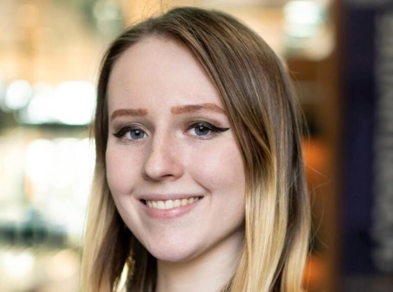 26-Year-Old’s Bookkeeping Side Hustle Earns $2,800 a Month