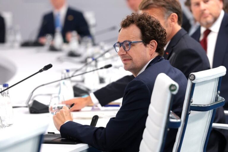 Anthropic CEO Dario Amodei Warns AI Could Be Uncontrollable