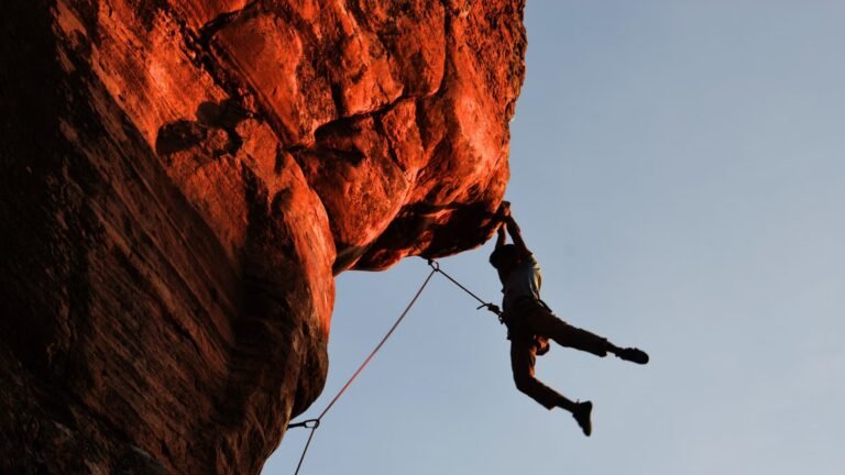 Research Says Bouldering May Reduce Depression and Anxiety